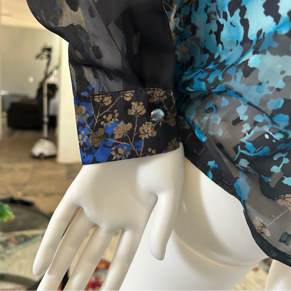 Woman blouse - Picture 4 of 8